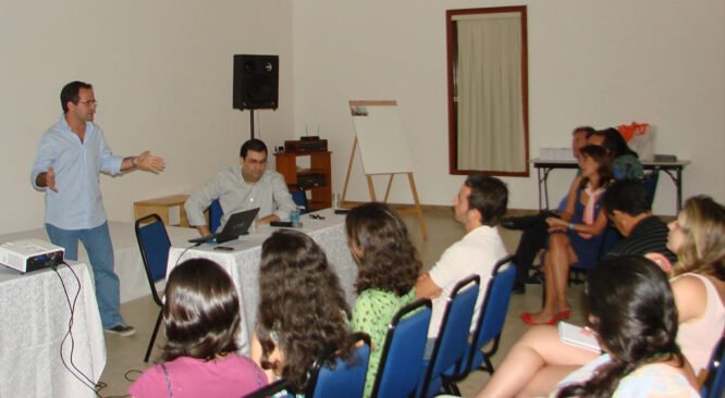 Imprensa Nacional passa no La Torre antes de ir à Costa das Baleias