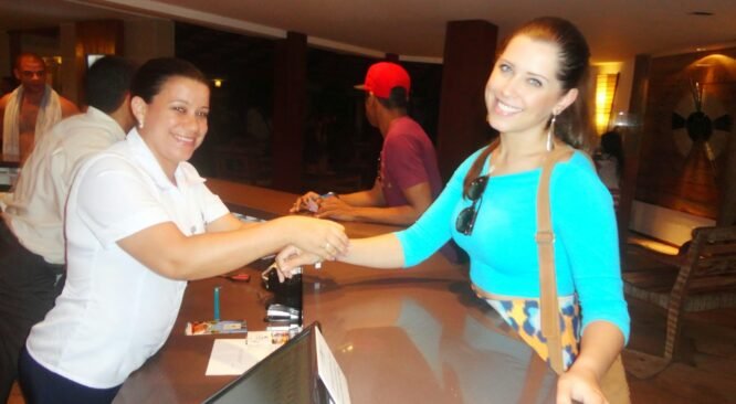 Finalista do Big Brother Brasil 13 se hospeda no La Torre