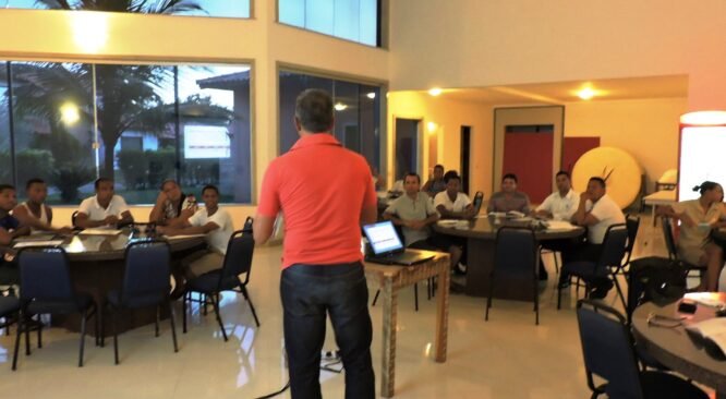 La Torre Resort promove curso de Espanhol para os Colaboradores